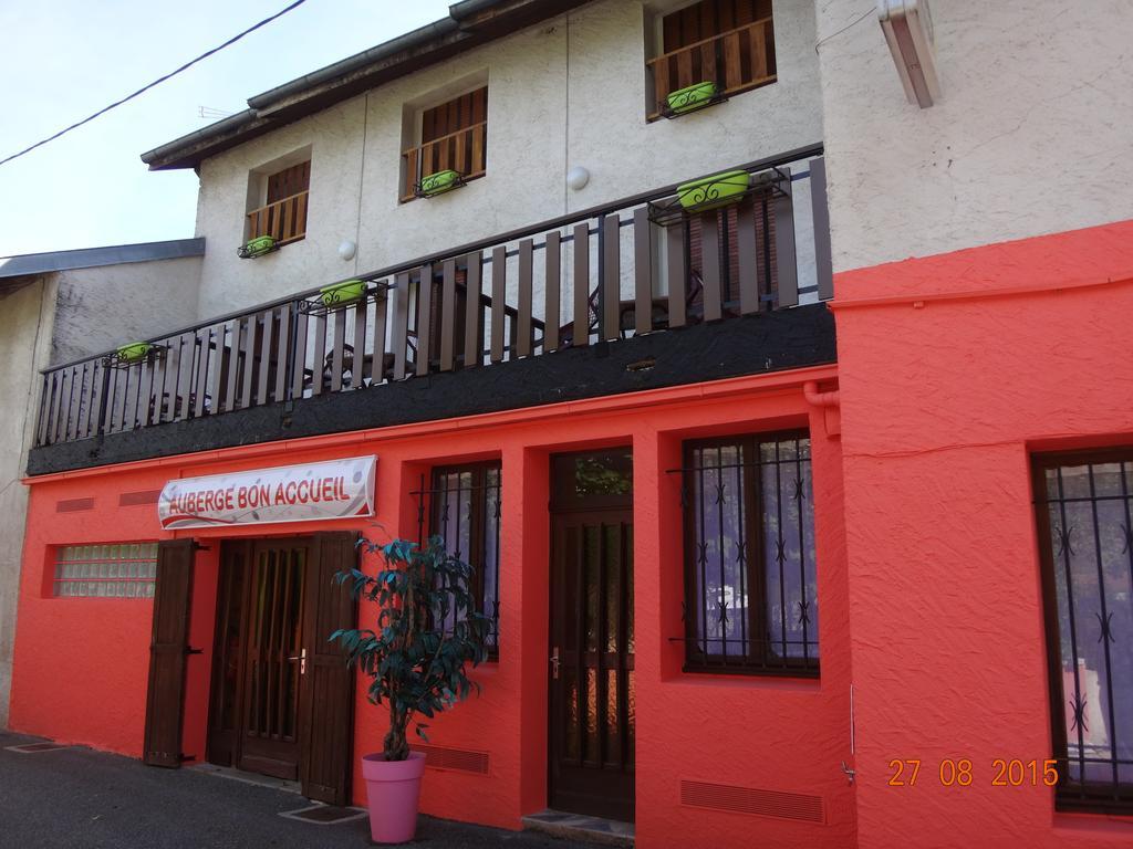 Hotel Bon Accueil Oyonnax Exterior photo